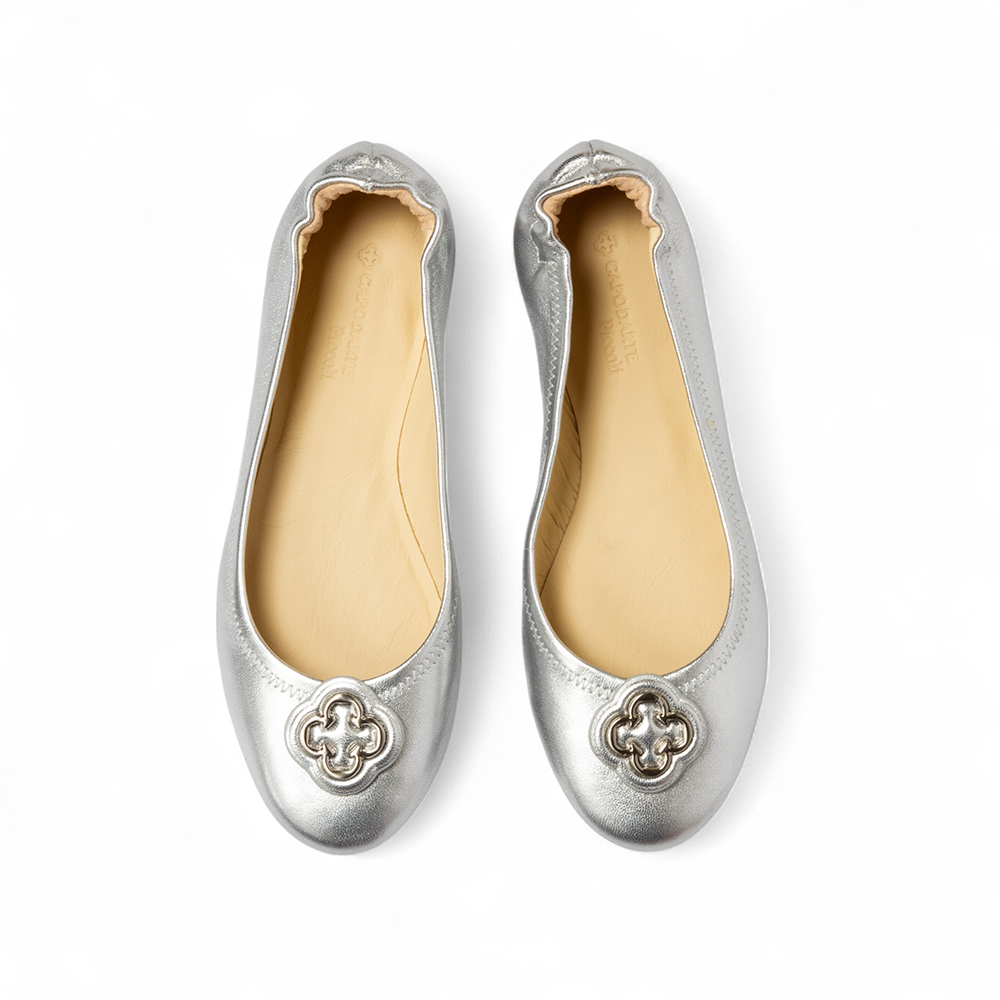 SAPATILHA INFANTIL PRATEADA METALIZADA DE COURO CATHERINE image number 4