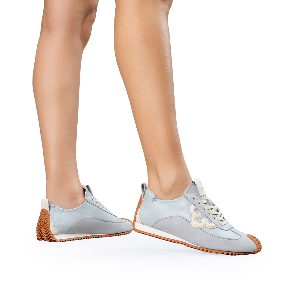 T&Ecirc;NIS FEMININO AZUL TURMALINA DE COURO SNEAKERS image number 1