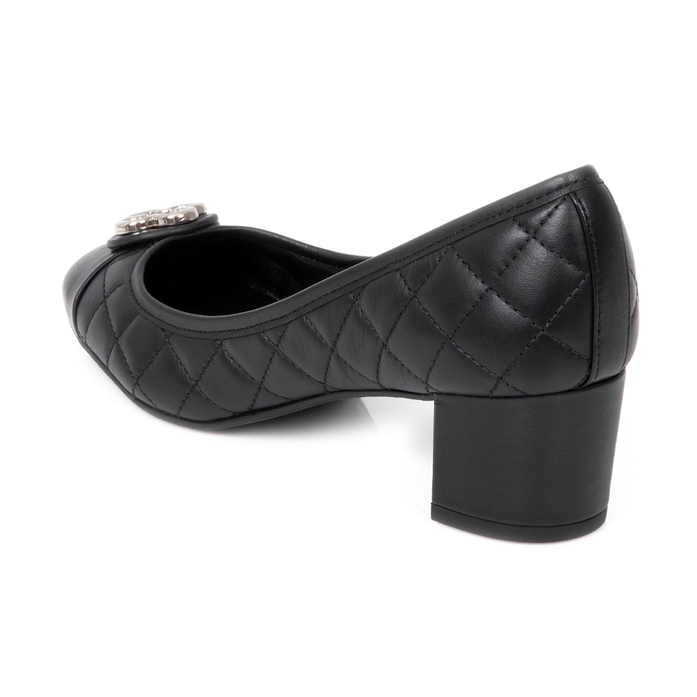 SCARPIN PRETO BICO REDONDO COURO MATELASS&Ecirc; image number 2