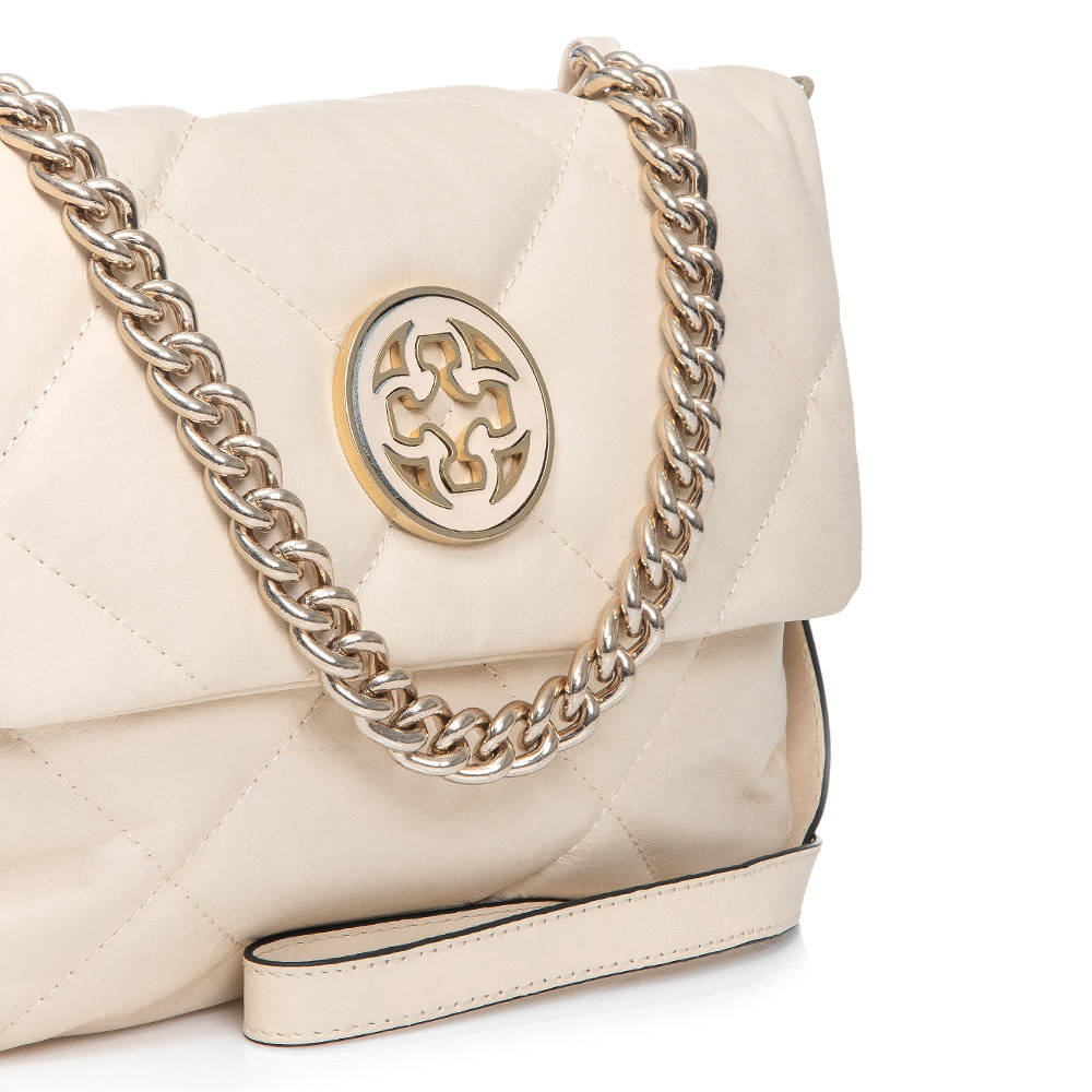 BOLSA BEGE COURO MATELASS&Ecirc; AL&Ccedil;A CORRENTE E TIRACOLO image number 3