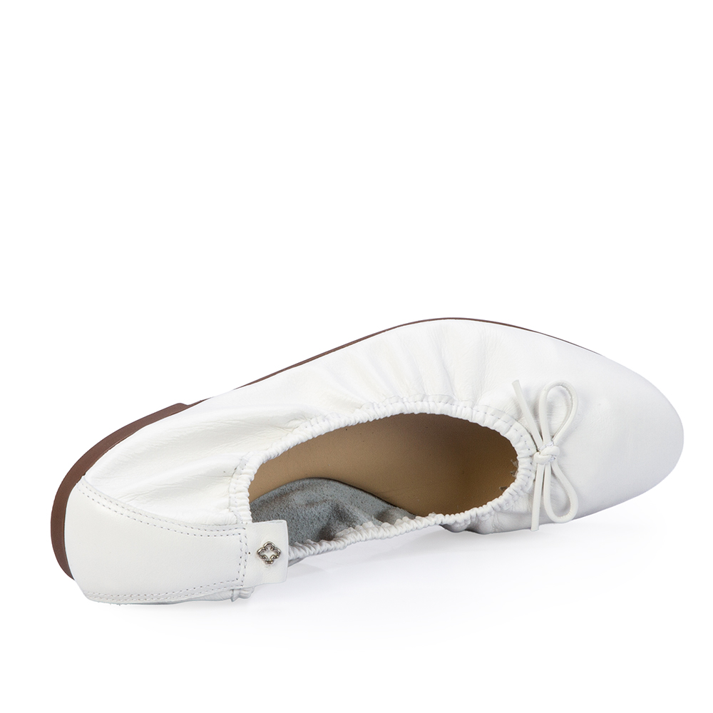 SAPATILHA BRANCA LA&Ccedil;O DE COURO image number 4