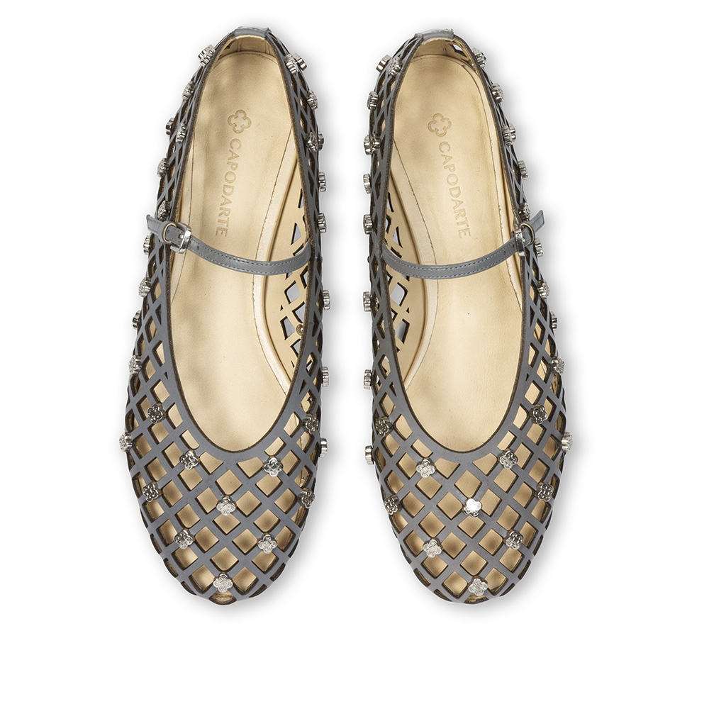 SAPATILHA CINZA COURO VAZADO TIRA FIVELA image number 4