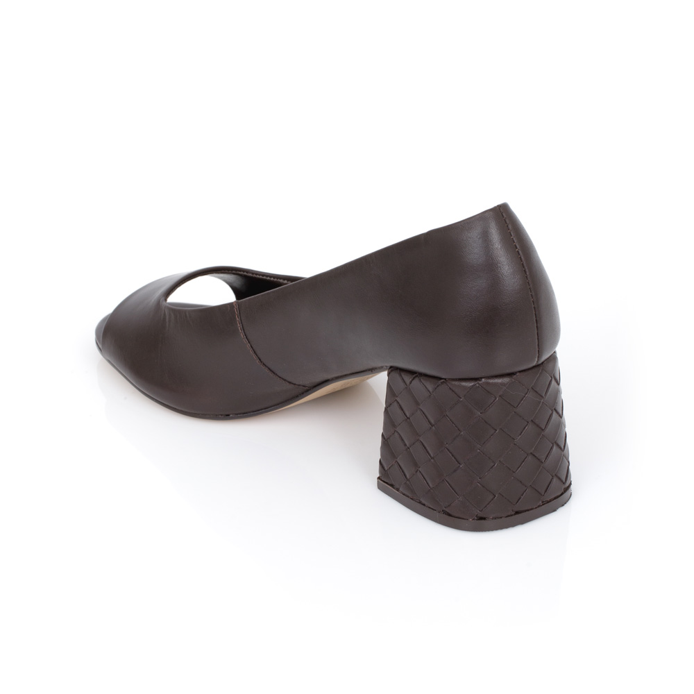 SAPATO PEEP TOE MARROM DE COURO SALTO BAIXO image number 2