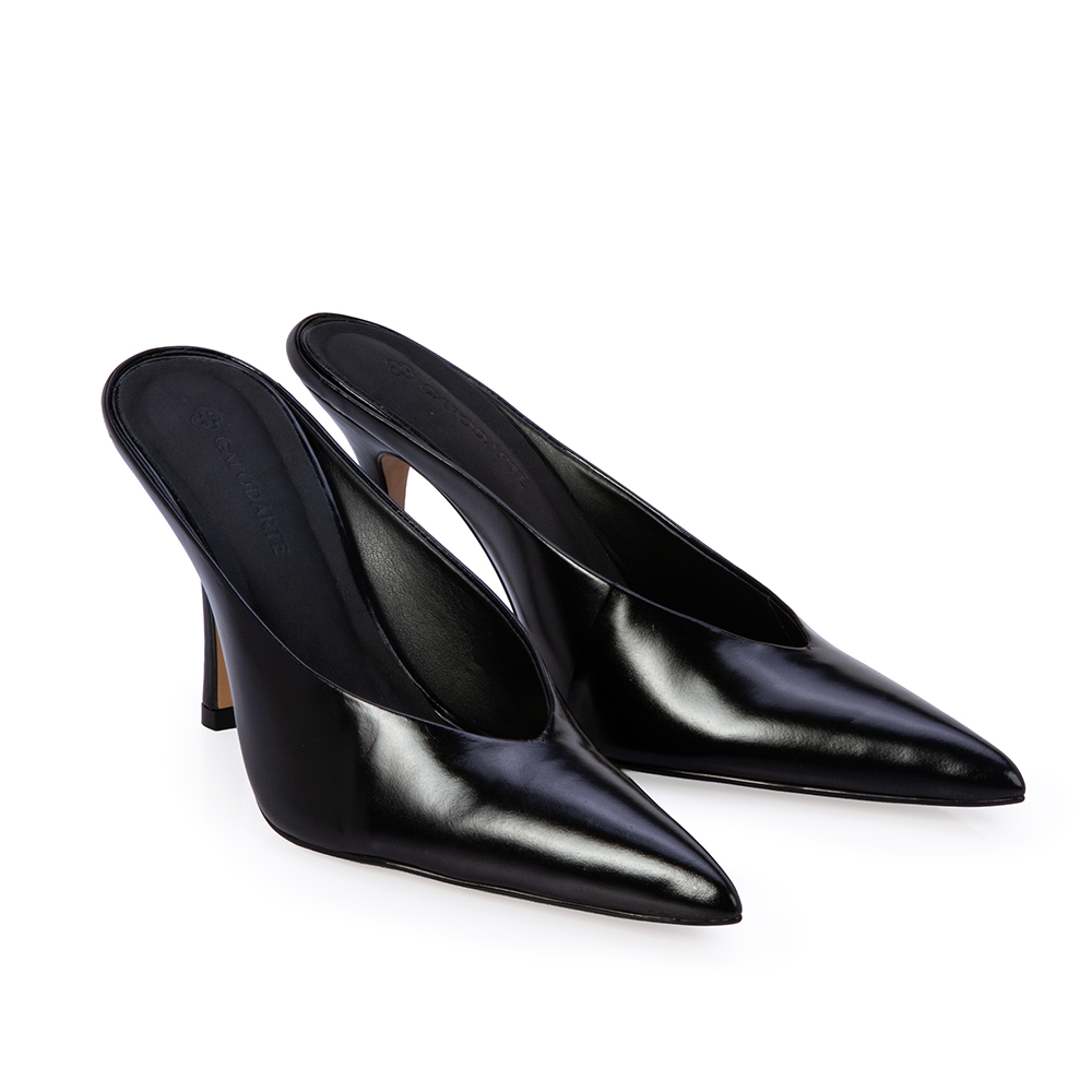 MULE PRETA SALTO ALTO DE COURO image number 1